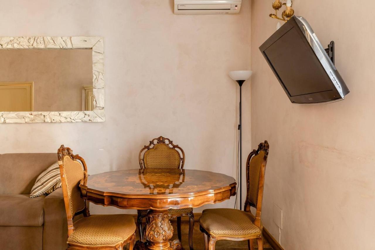 Rome Right In The Ancient Historical Center Two Bedrooms Two Bath, Up To 6 Pax 외부 사진